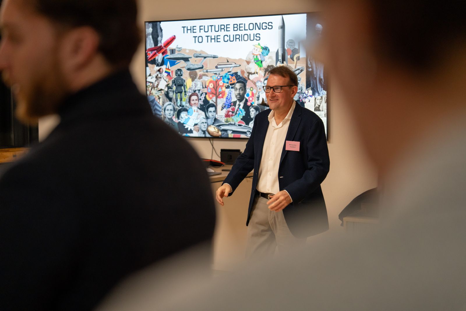 Alexander Hendorf bei der Keynote The Future Belongs to the Curious bei EWPN / Unzer in Luxemburg